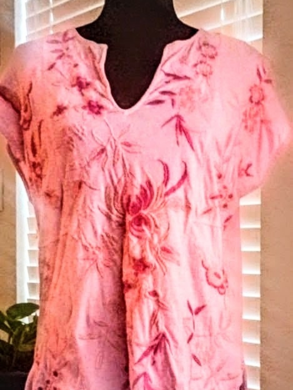 Johnny Was. PANELED KNIT TEE. Like New. M